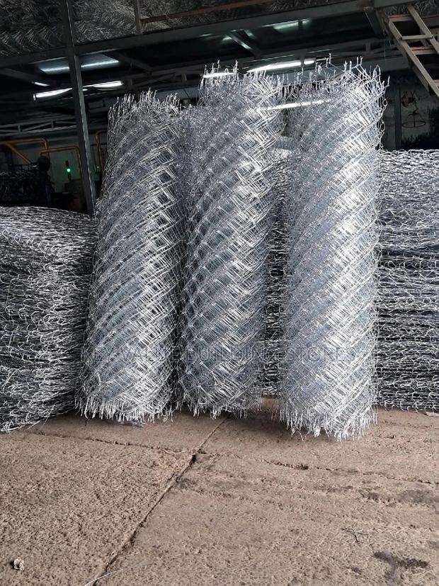 Quality Heavy Duty CHAINLINK Fencing 10g 80×80 7fts