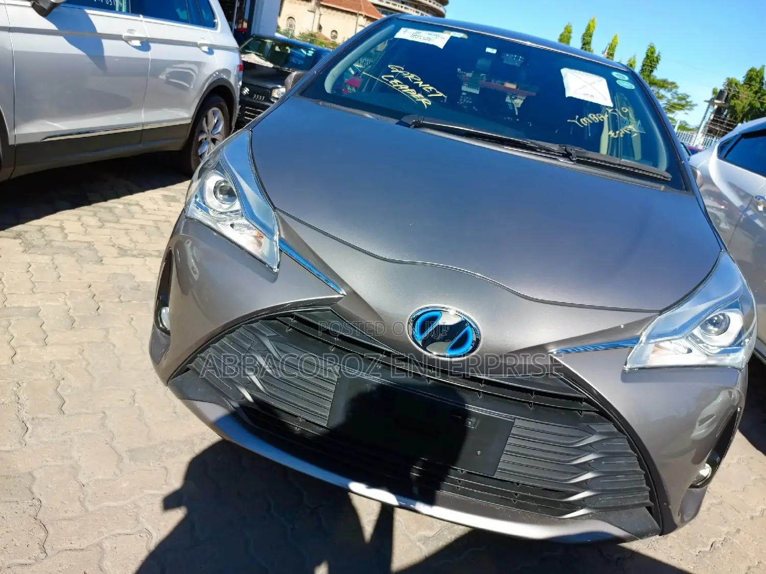 Toyota Vitz 1.5 FWD Hybrid 5dr 2017 Gold