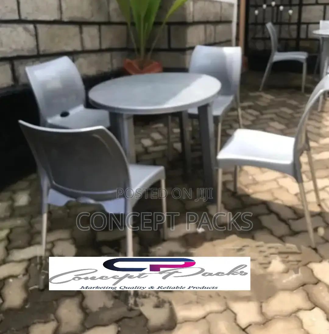 4 Armless Chairs + Round Table Set