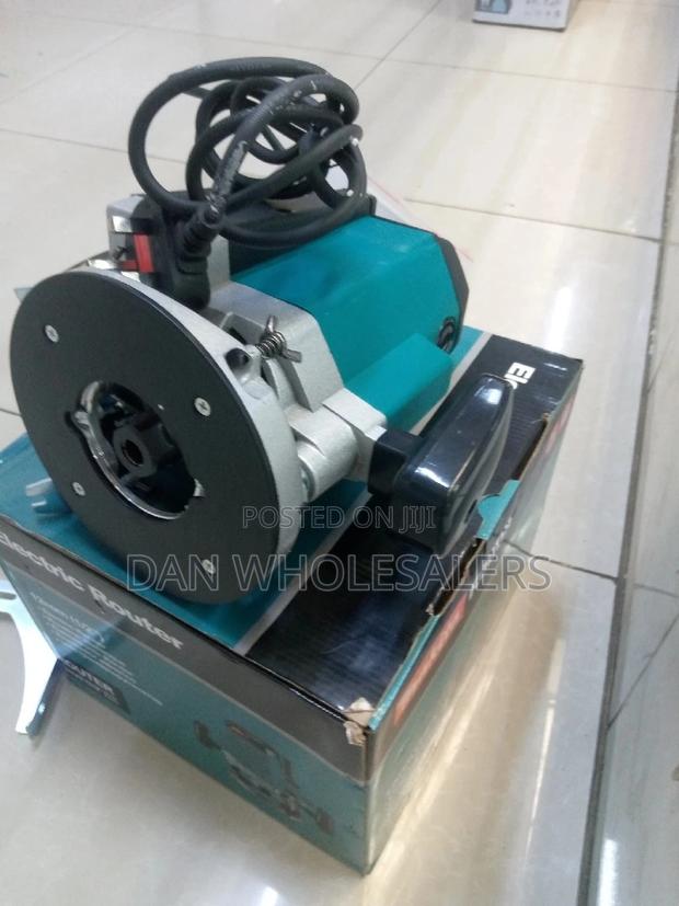 Makita Router 12mm - main view