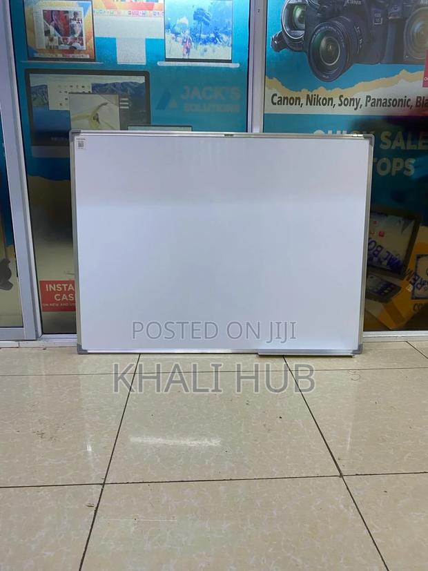 White Board;; White Board> White Board! White Board* - main view