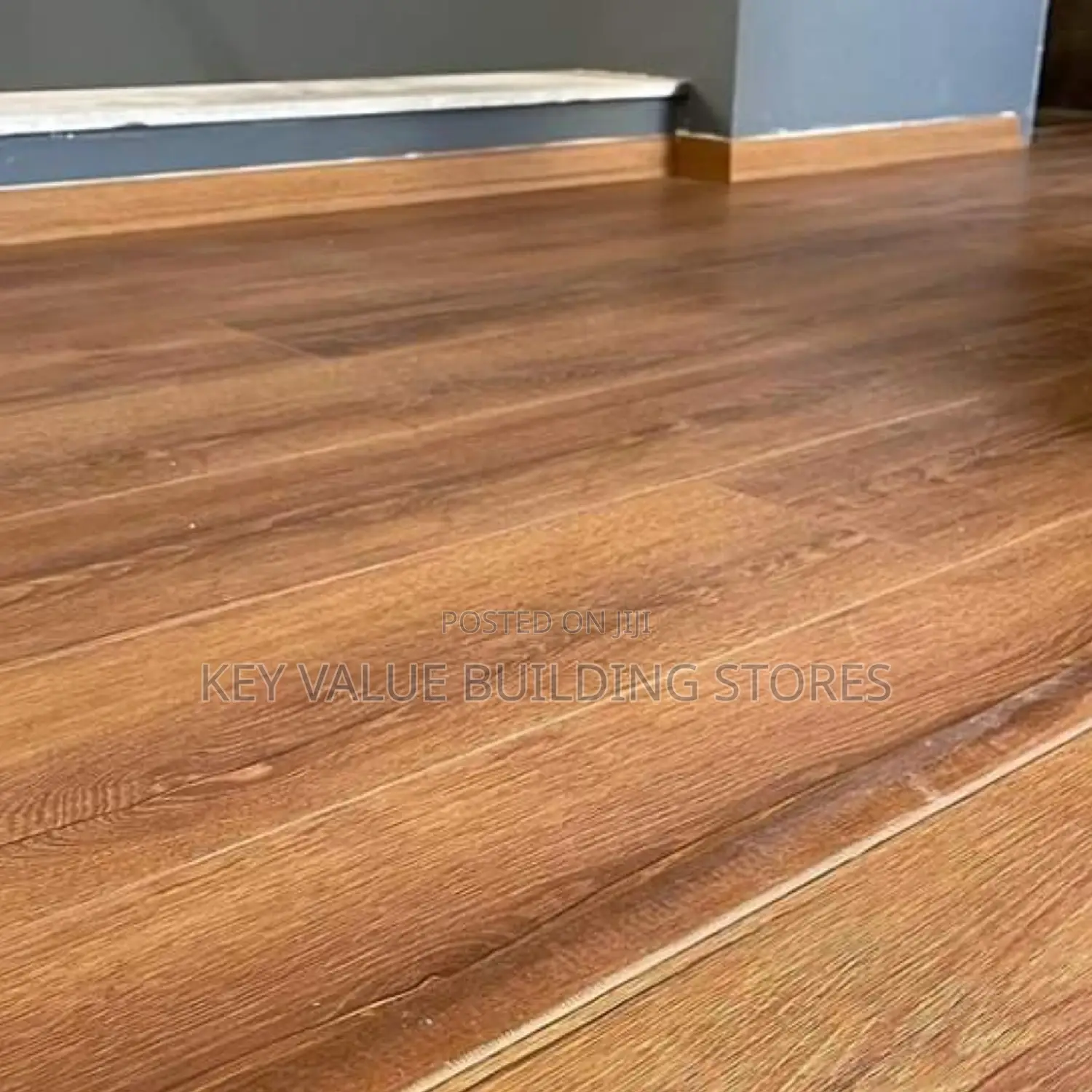 Laminated Floor (Wood Laminates)