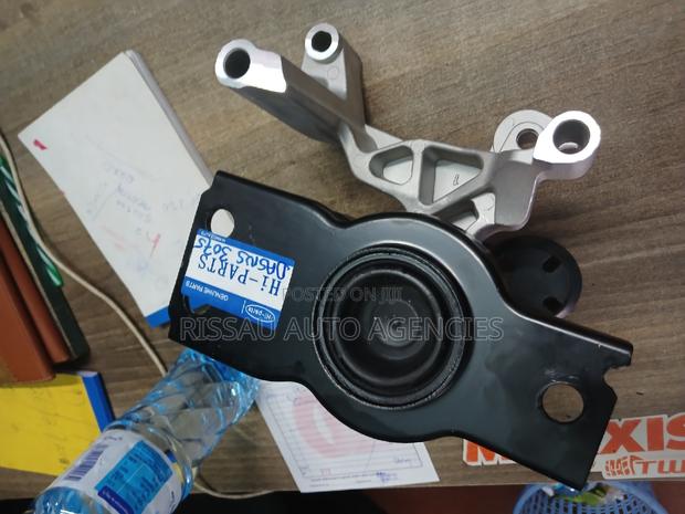 Nissan Xtrail Right Engine Mounting. - thumbnail 3