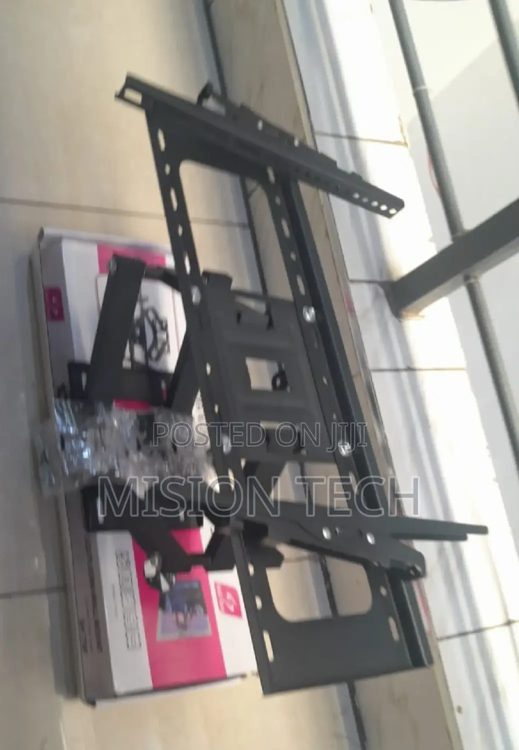 Swivel TV Wall Mount Bracket Up to 85