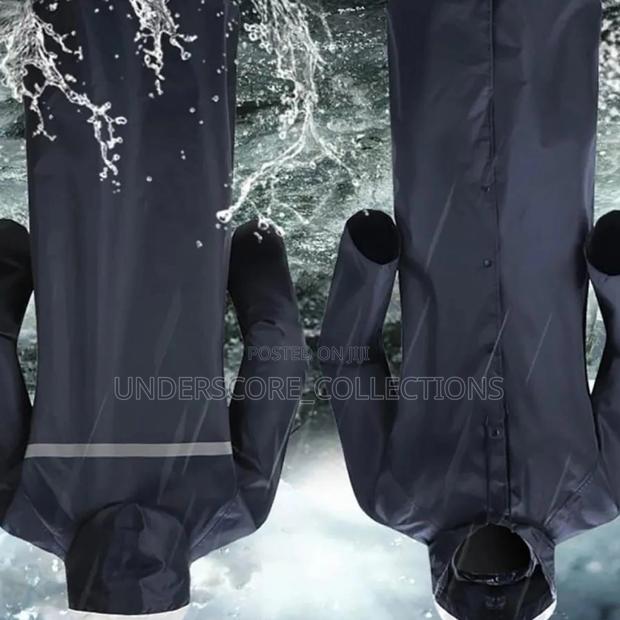 *Adult Raincoat With Cap - thumbnail 2