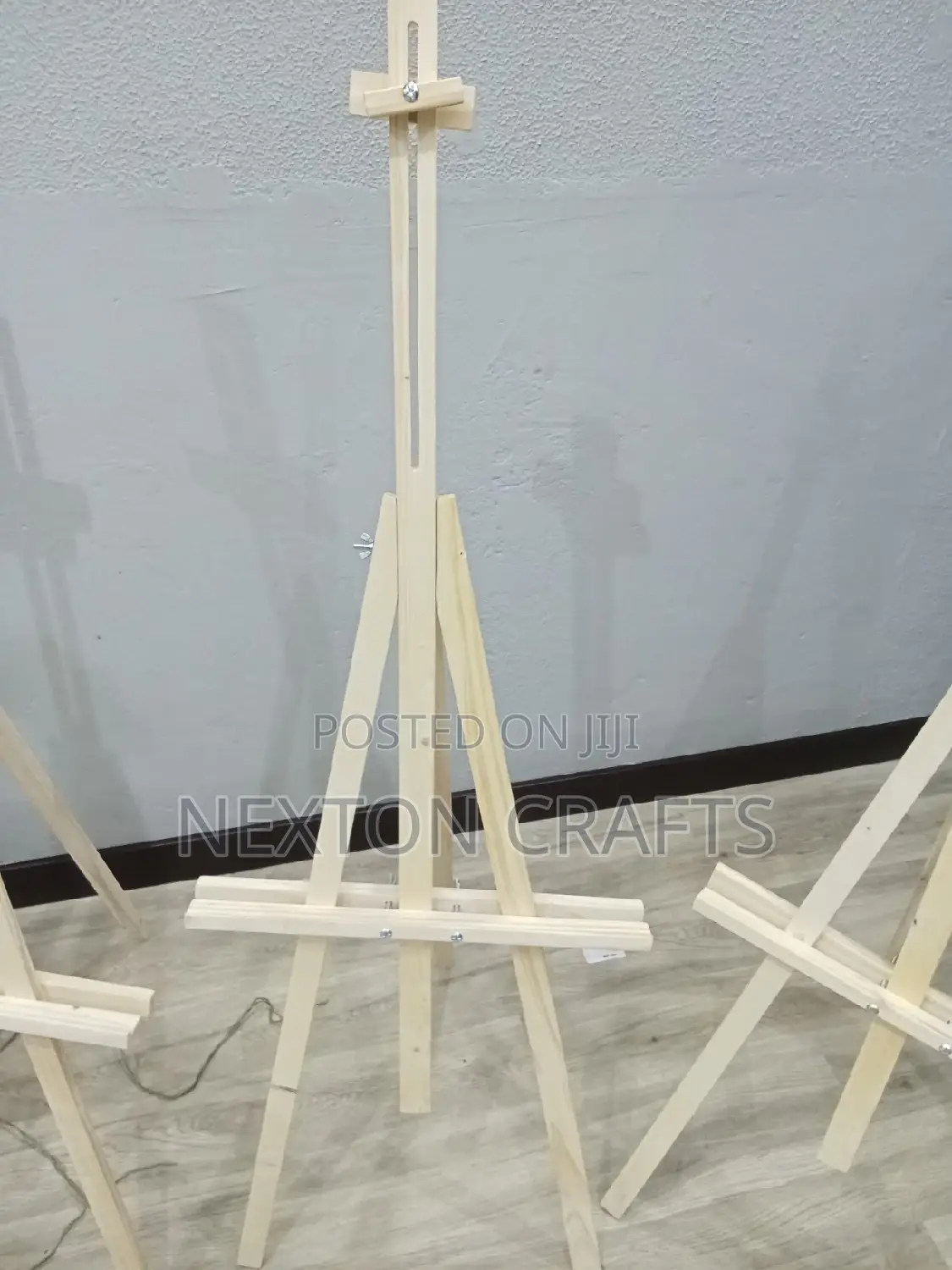 Easel Stands, Picture Stands Available
