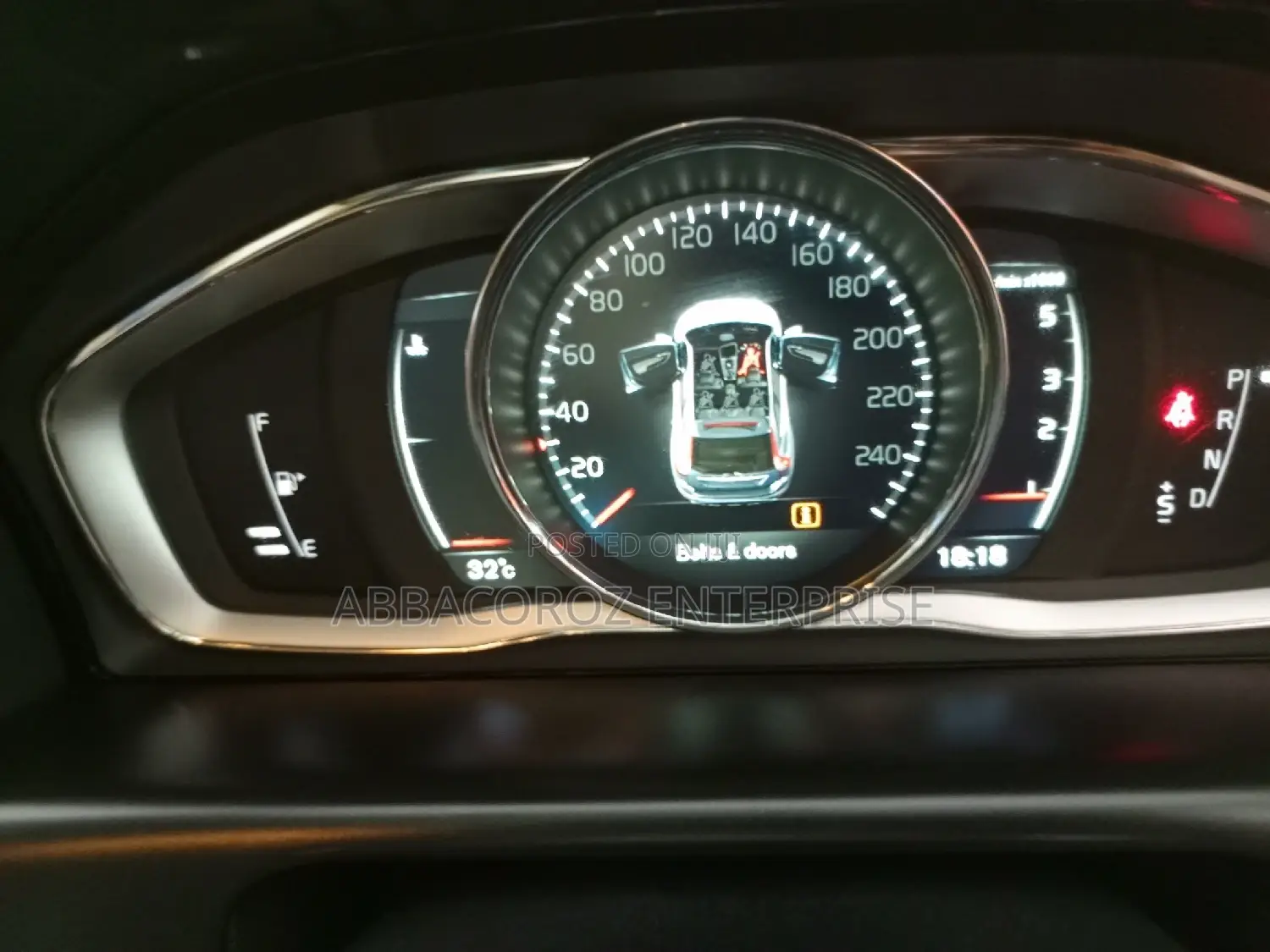 Volvo XC60 T6 R-Design AWD 2017 Gold