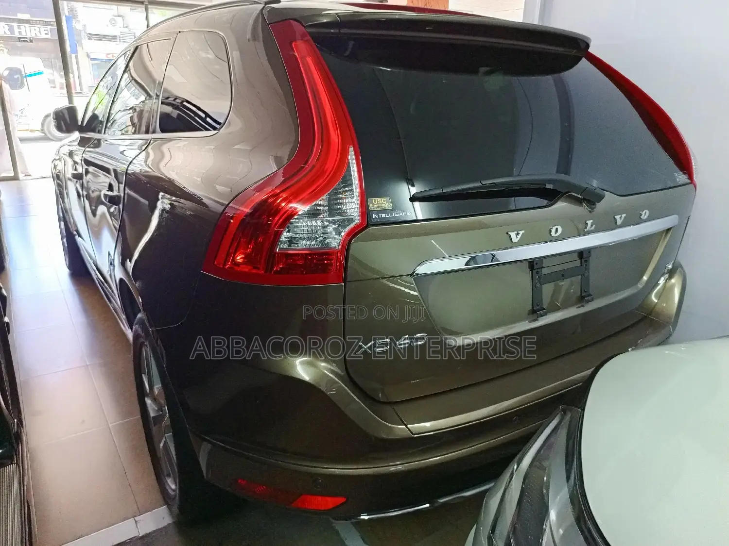 Volvo XC60 T6 R-Design AWD 2017 Gold