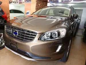 Volvo XC60 T6 R-Design AWD 2017 Gold