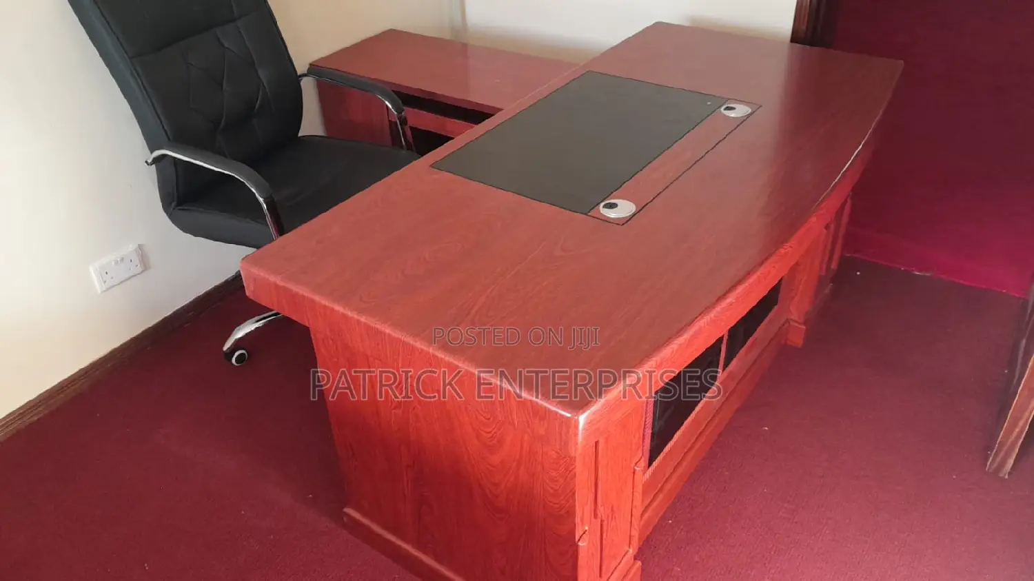 Executive Imported Morden Mahogany Office Desk 1.6 MTRS