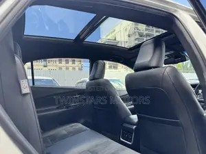 Toyota Harrier 2.0 2017 White