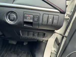 Toyota Harrier 2.0 2017 White
