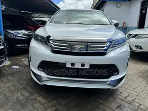 Toyota Harrier 2.0 2017 White