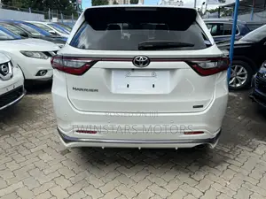 Toyota Harrier 2.0 2017 White