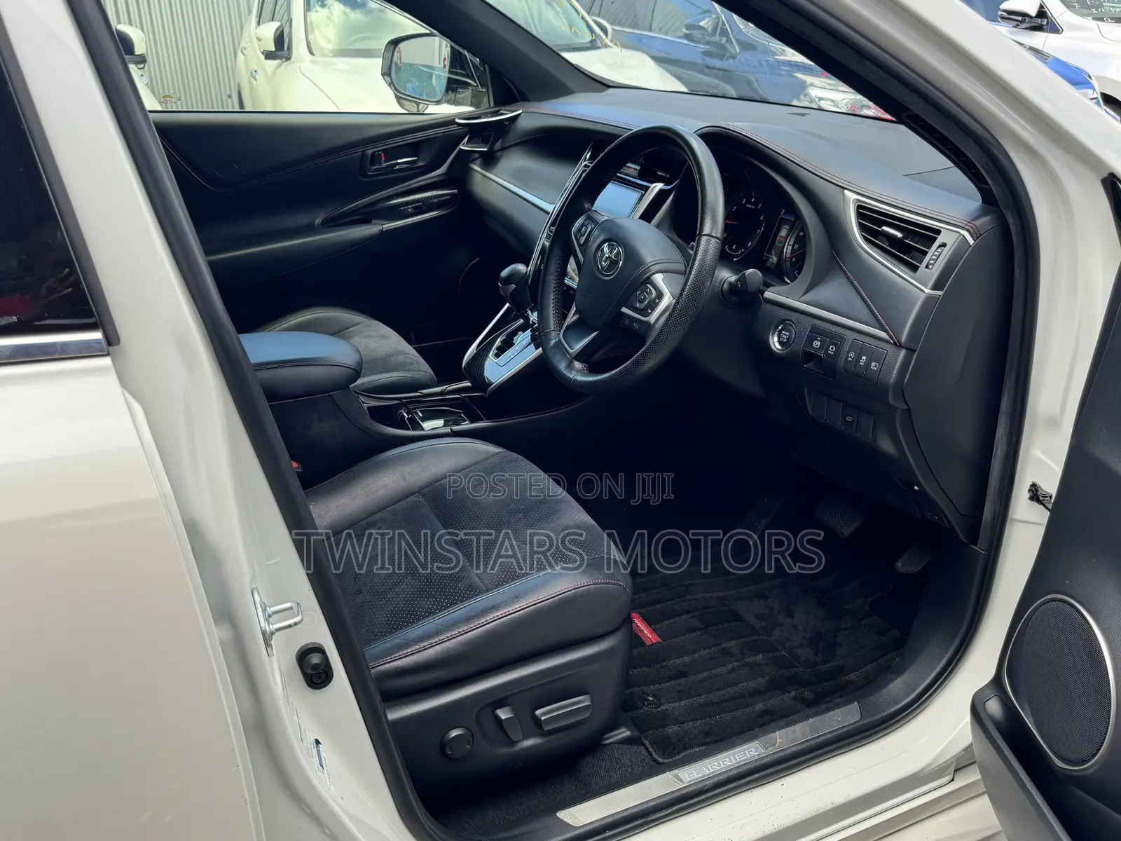 Toyota Harrier 2.0 2017 White