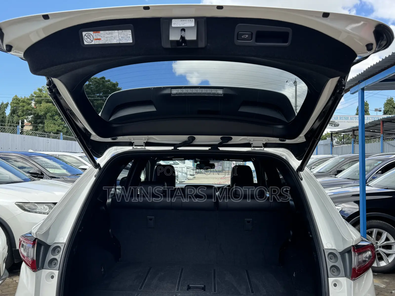 Toyota Harrier 2.0 2017 White