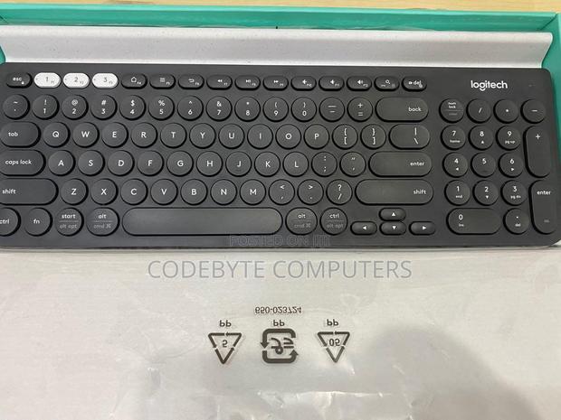 Wireless Logitech Slim Multi-Device Keyboard - thumbnail 2
