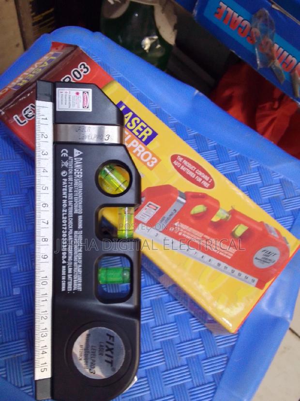 Laser Level With Tape Measure - main view