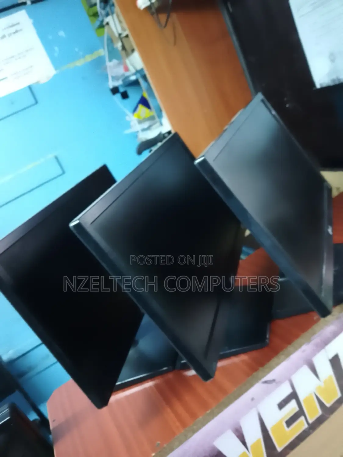 LG Monitors 19inchs