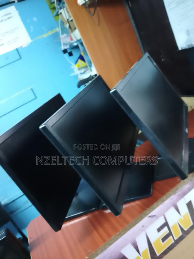 LG Monitors 19inchs - thumbnail 2