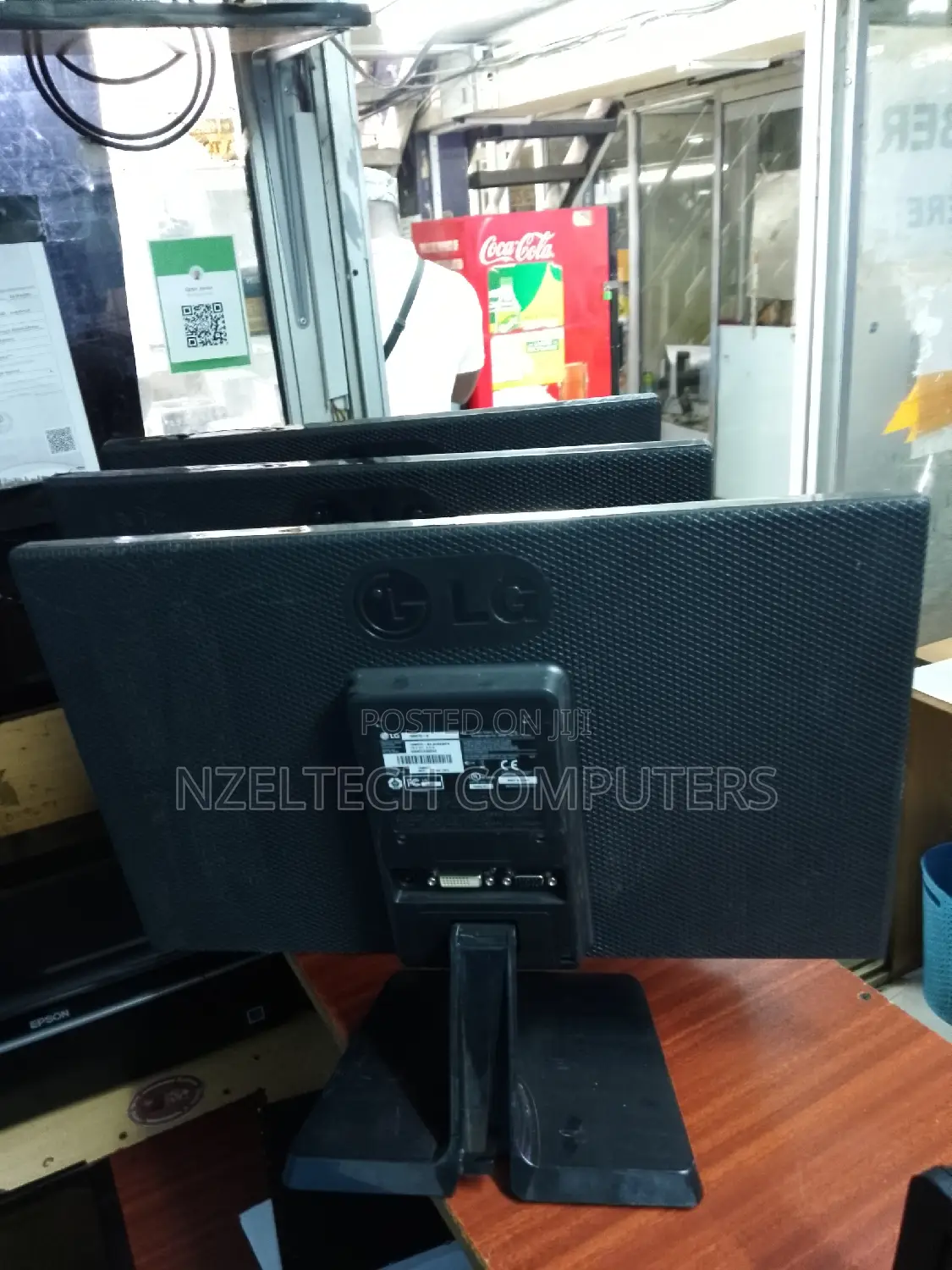 LG Monitors 19inchs