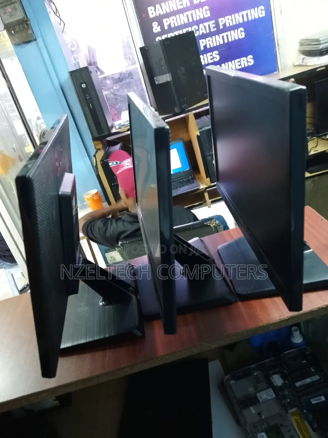 LG Monitors 19inchs