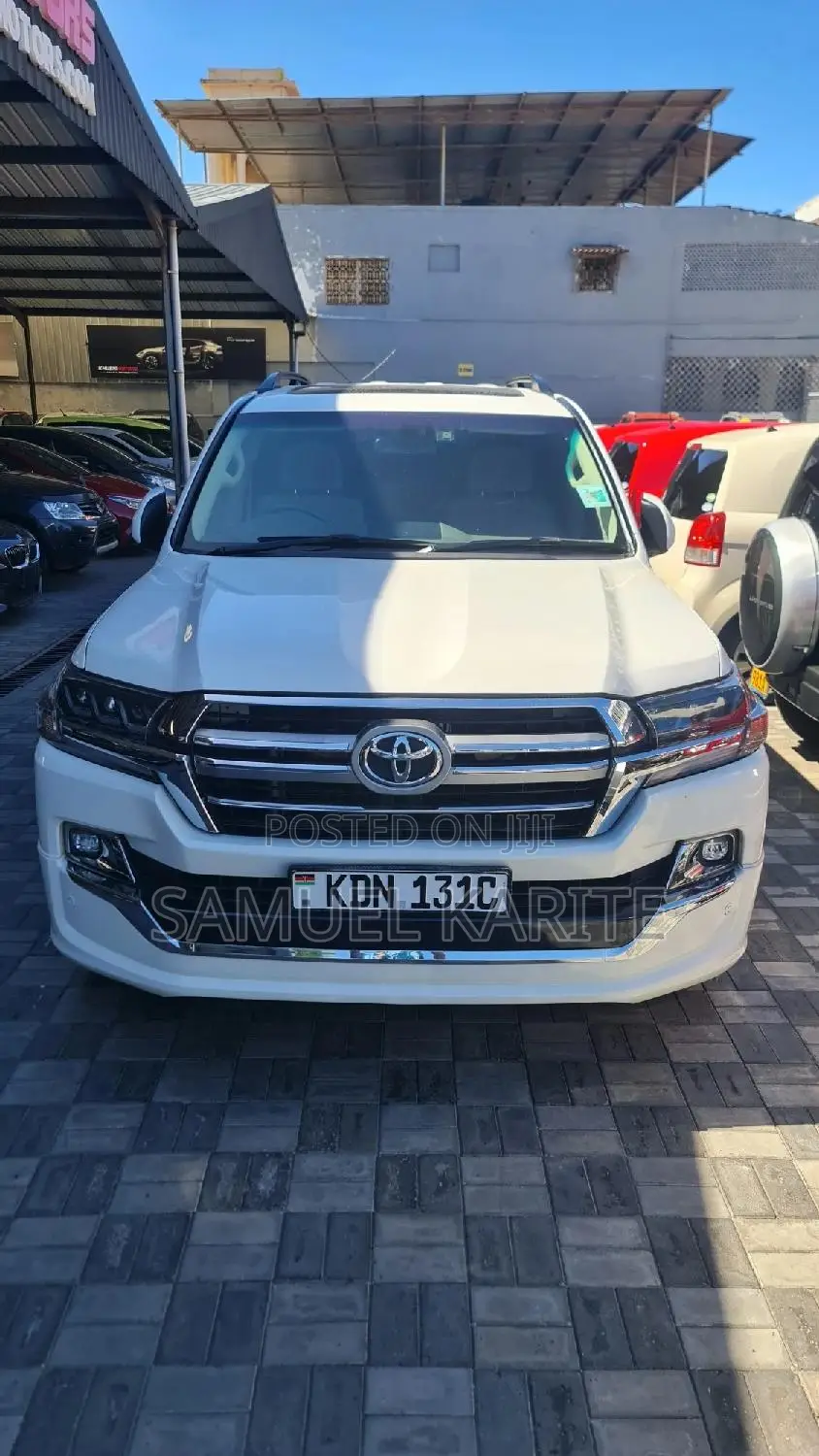Toyota Land Cruiser 2016 White
