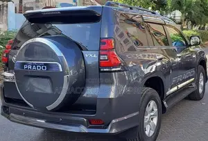 Toyota Land Cruiser Prado 2.8 2018 Gray