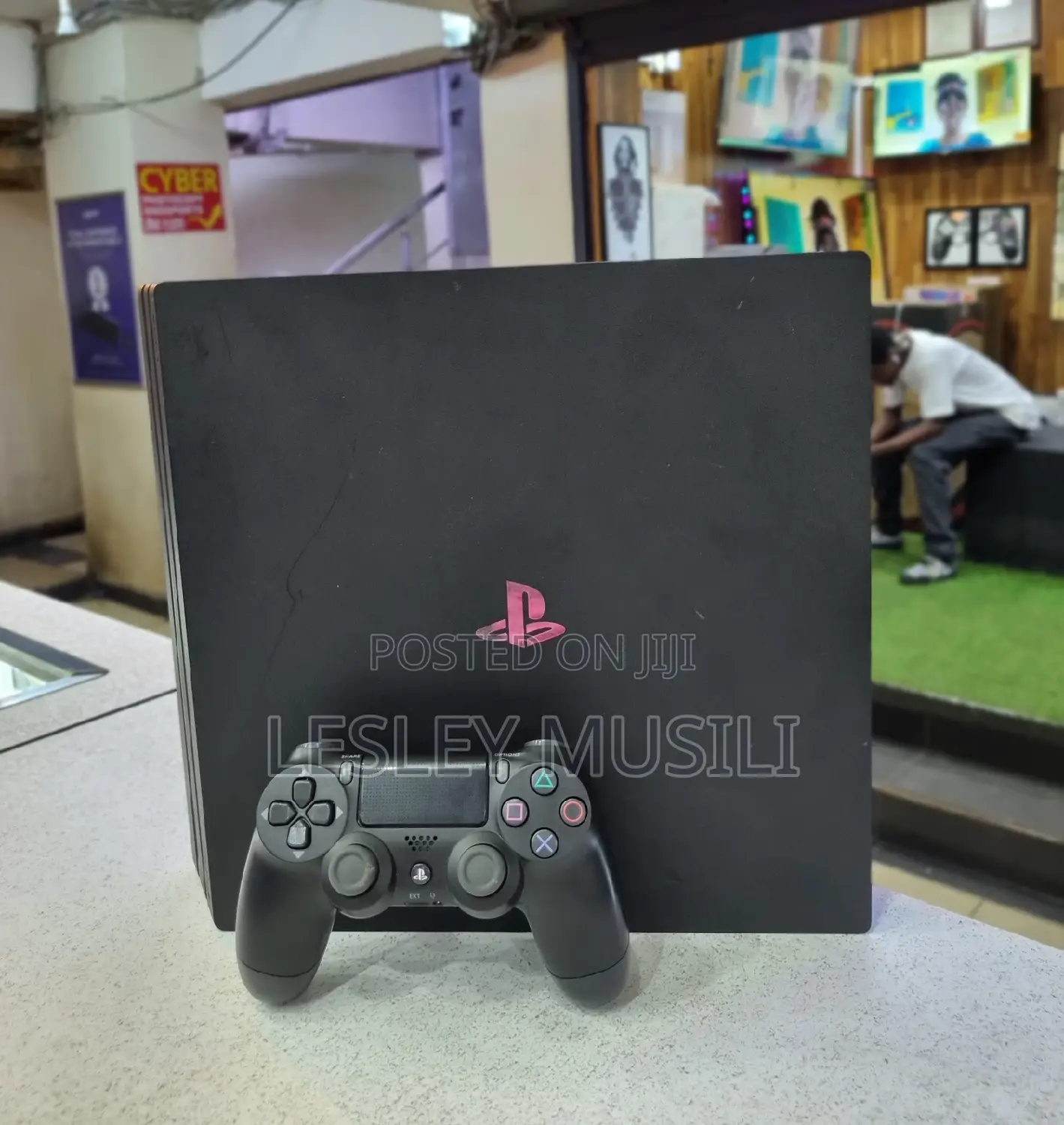 Ps4 4 Pro 1TB Preowned With 1pad