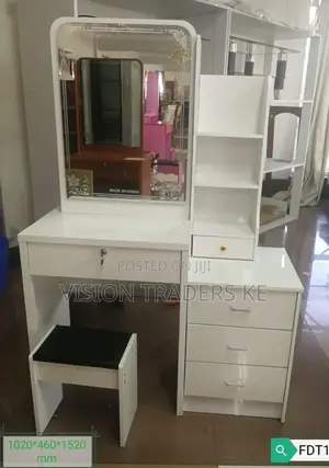 Dressing Table With Sliding Mirror✓