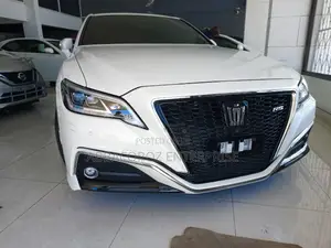 Toyota Crown 2018 Pearl