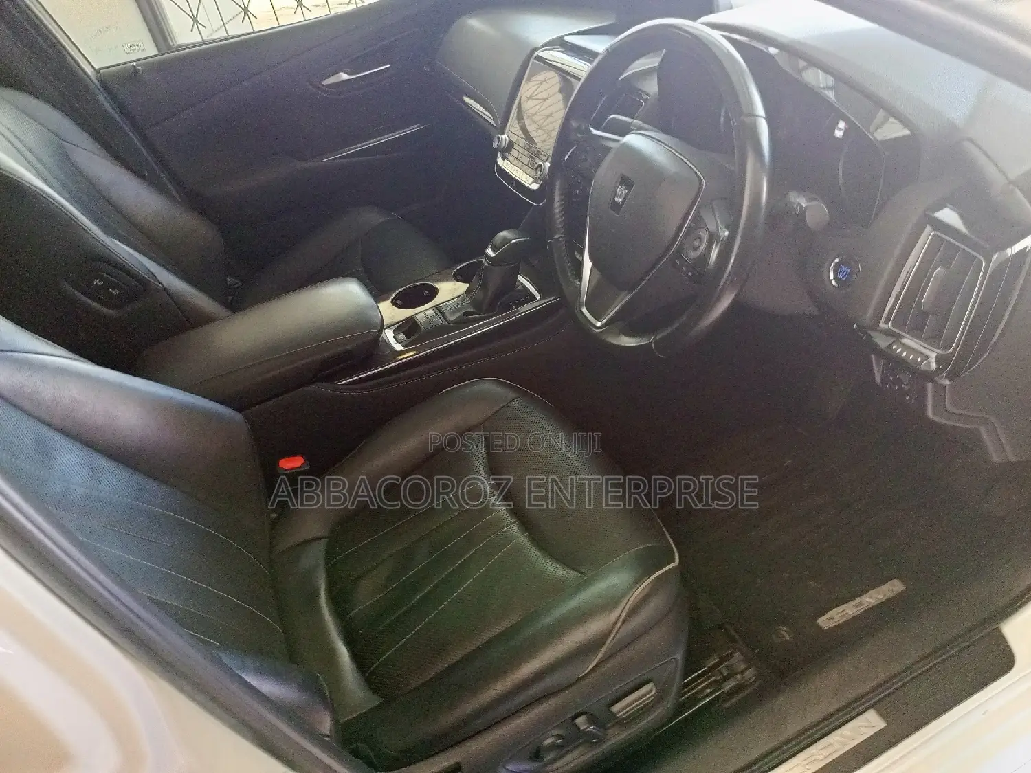 Toyota Crown 2018 Pearl