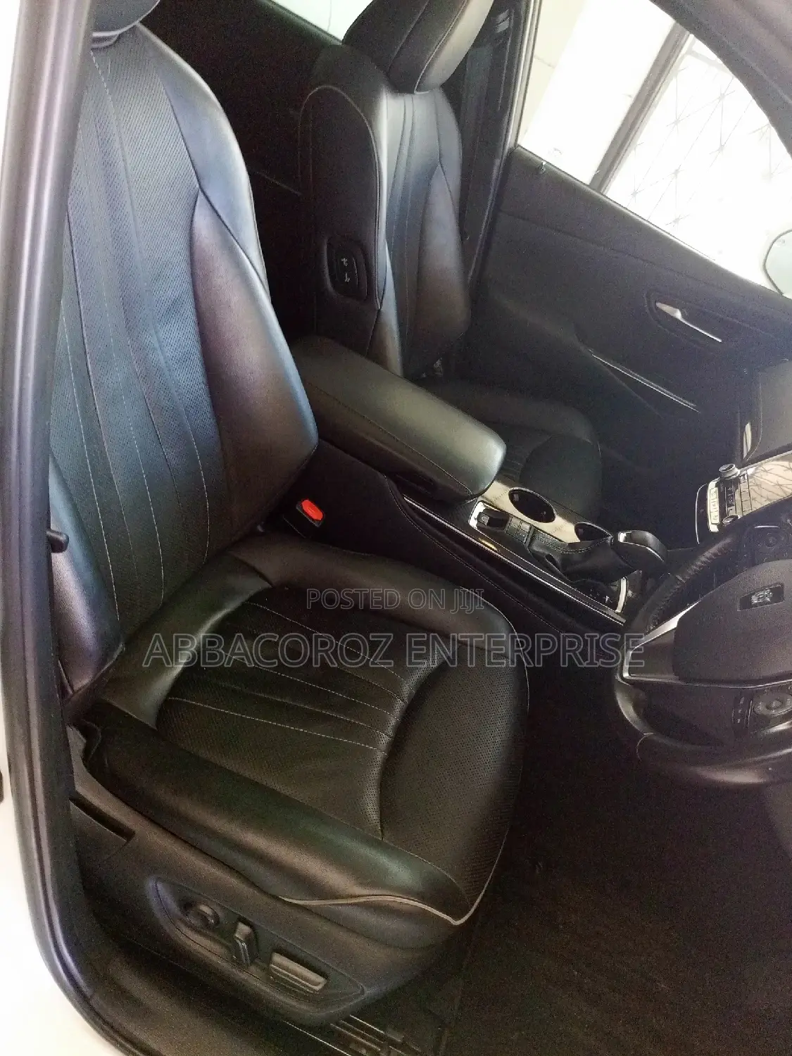 Toyota Crown 2018 Pearl