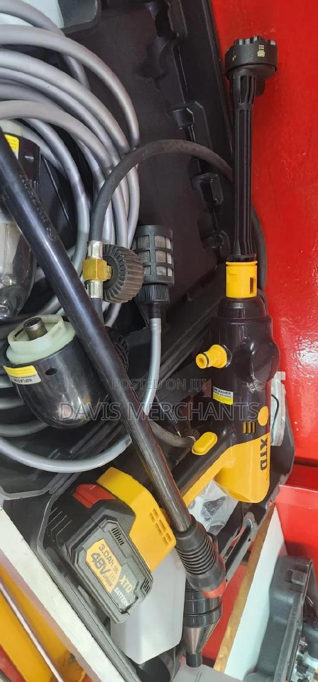 Pressure Washer Cordless Machine