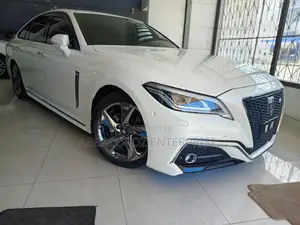 Toyota Crown 2018 Pearl