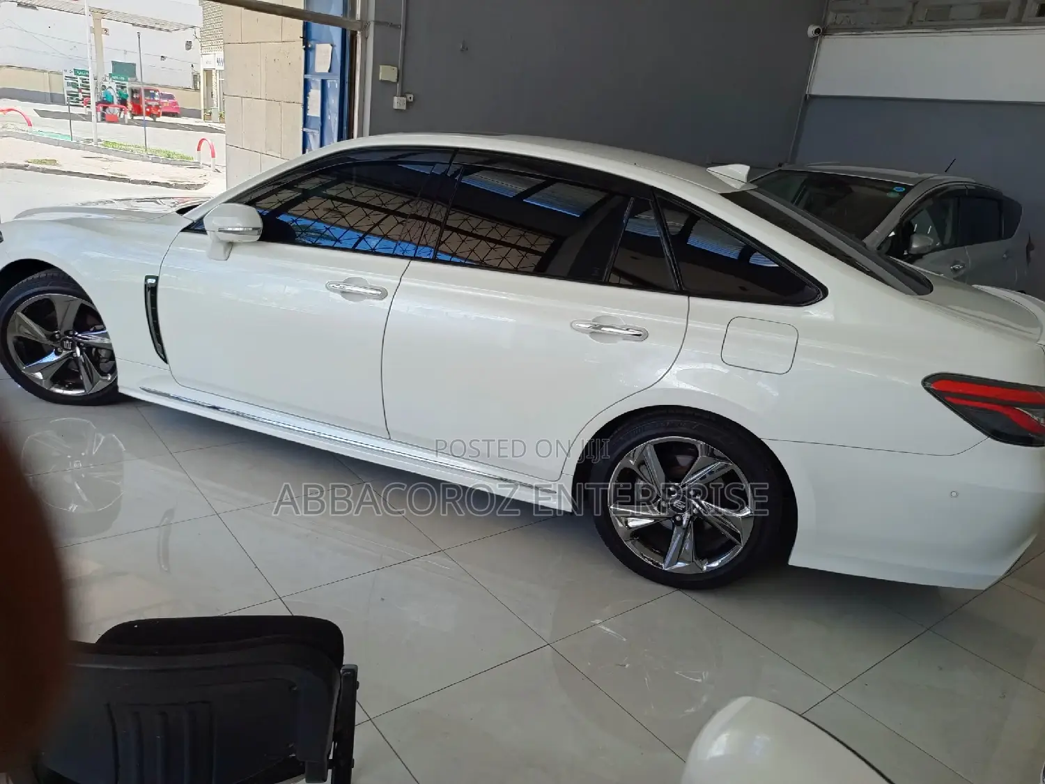 Toyota Crown 2018 Pearl