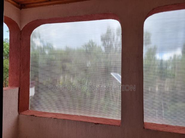 Clear Polycarbonate Sheets- Heavy Duty - thumbnail 2