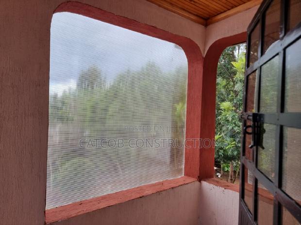 Clear Polycarbonate Sheets- Heavy Duty - thumbnail 4