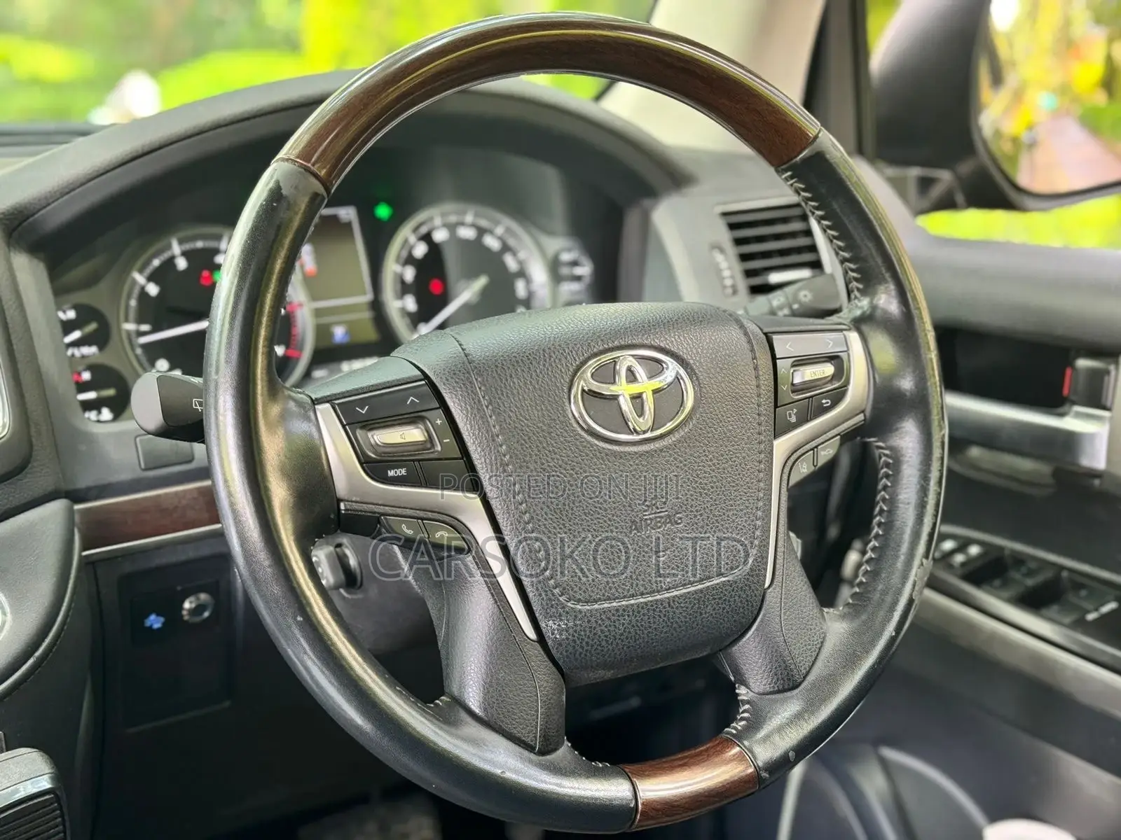 Toyota Land Cruiser 2016 Black