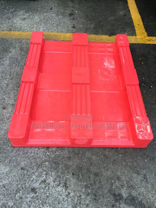 Flat Top Layer Plastic Pallets - Heavy Duty Premium - thumbnail 2