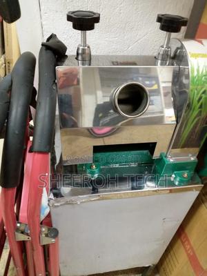 Commercial Electric Juice Maker - thumbnail 2