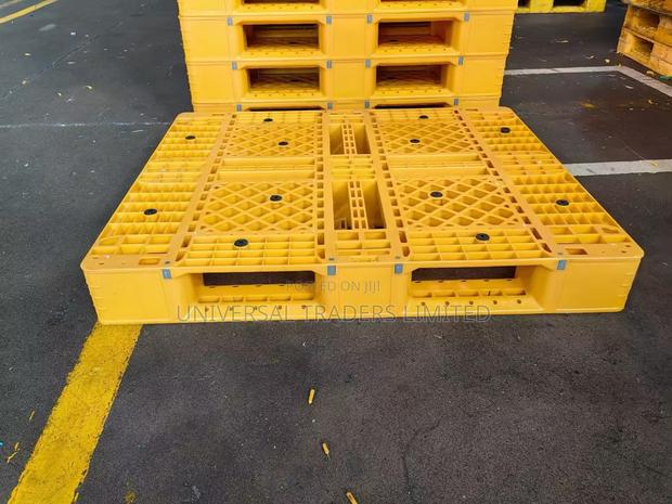Reinforced Plastic Pallets - Heavy Duty. HD - main view
