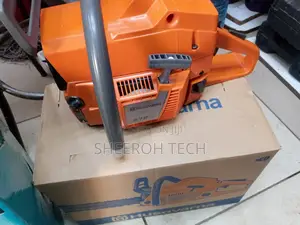 Husqvarna 272 Chainsaw