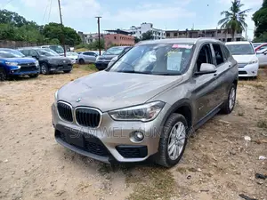 BMW X1 xDrive28i AWD 2017 Brown