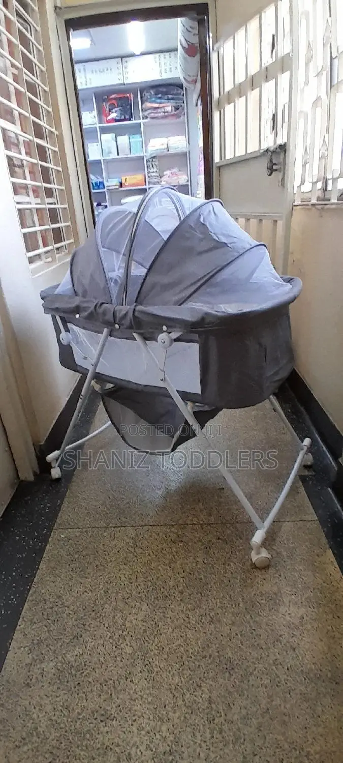 Baby Bassinet * Baby Bassinet