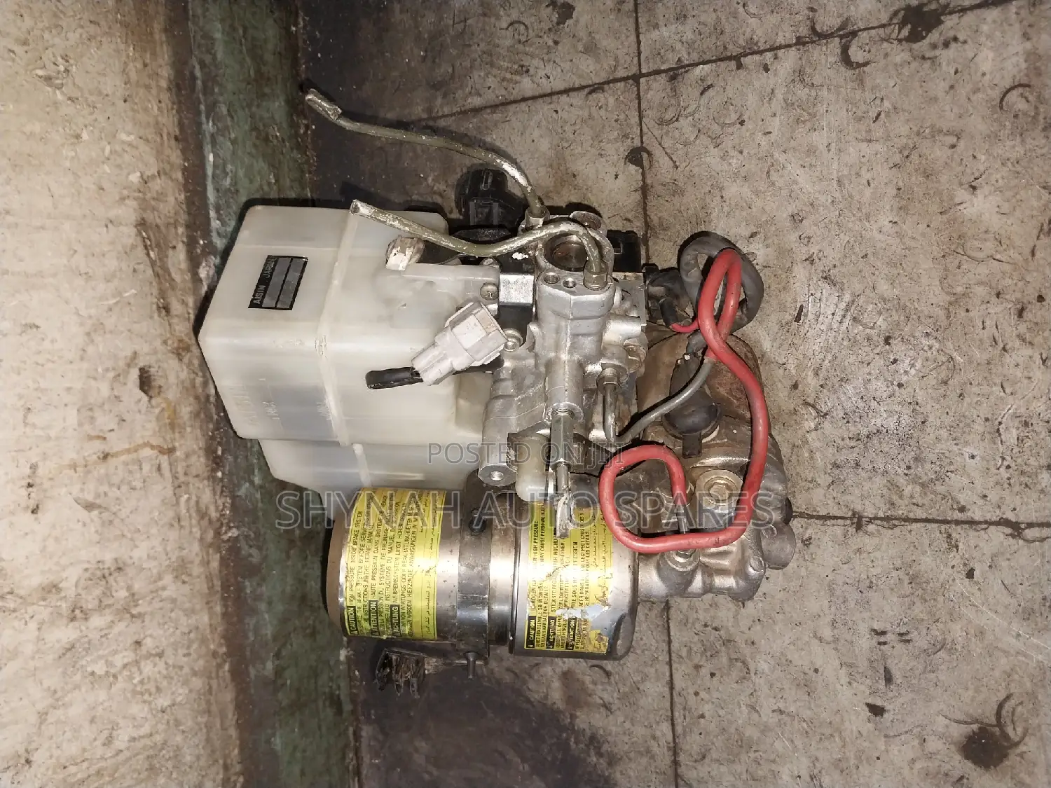 Electric Master Cylinder Landcruiser 100 Series