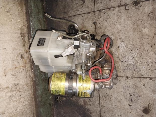 Electric Master Cylinder Landcruiser 100 Series - thumbnail 4