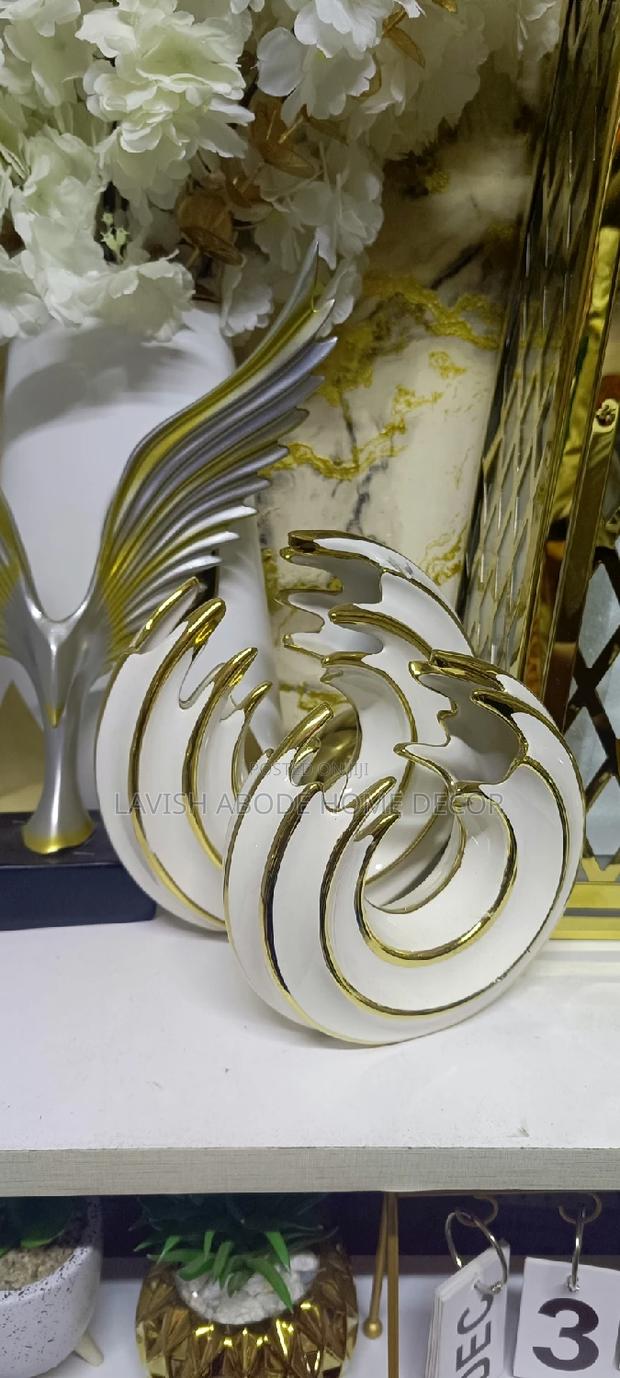 2 Piece White Gold Decor Set