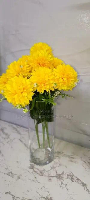 Clear Glass Flower Vase