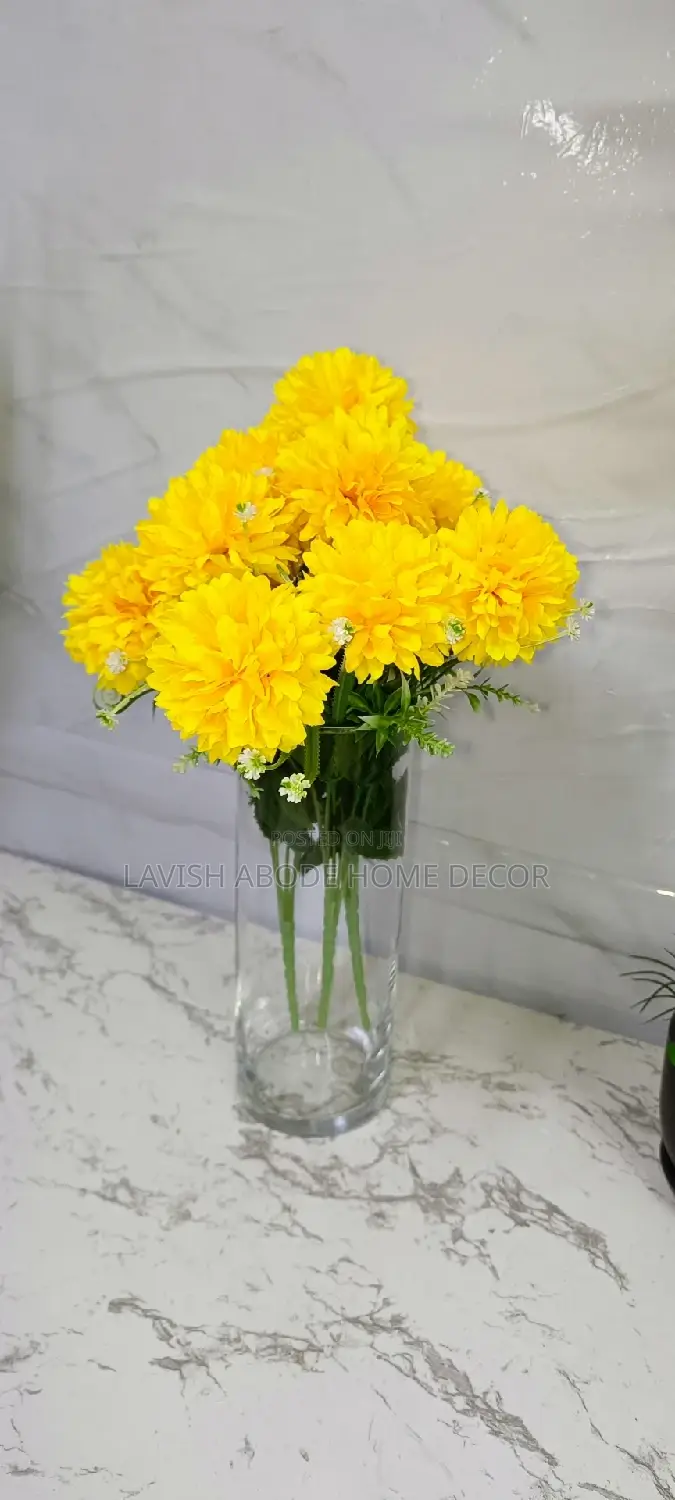 Clear Glass Flower Vase